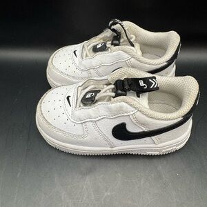 Air Force 1  Utility Nike White/Black Baby Toddler Sz 6C CU5289-104 Used Yr 21